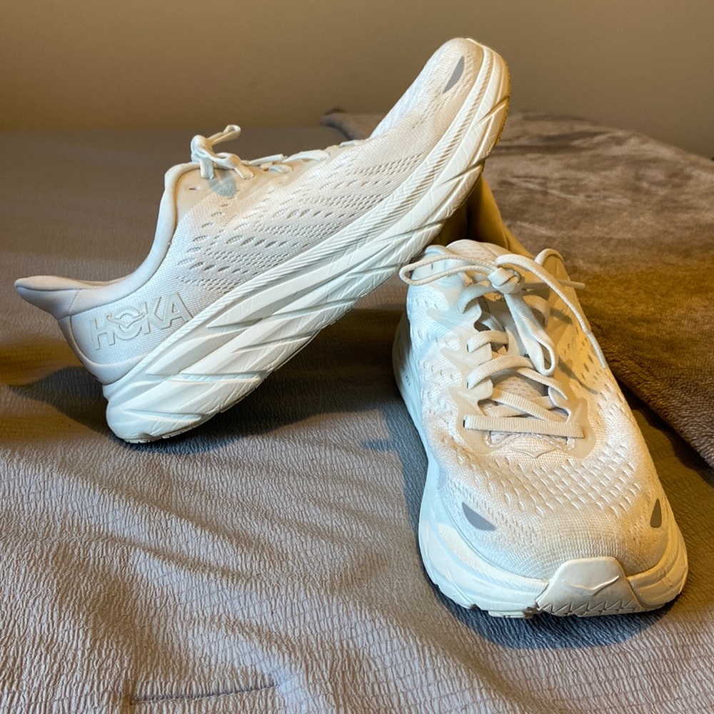 Women’s All White Hoka Clifton 8 Size 9.5